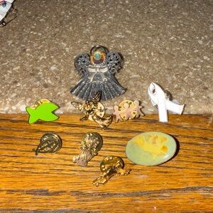 Assorted Angel and Ribbon Pins